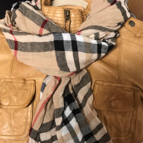 Soft caramel color.Look great any time of year - Picture 5 of 10